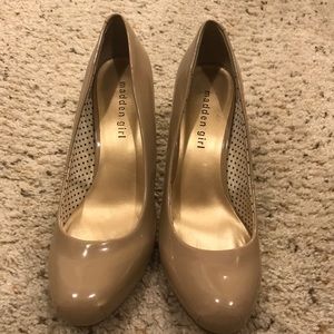 Beige heels